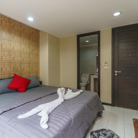 Cheqinn Bed Sukhumvit 4 Nana Plaza Bangkok Dış mekan fotoğraf