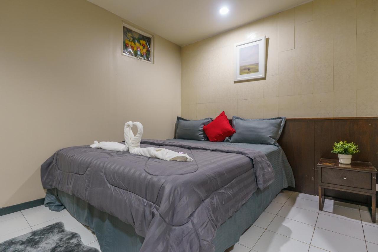 Cheqinn Bed Sukhumvit 4 Nana Plaza Bangkok Dış mekan fotoğraf