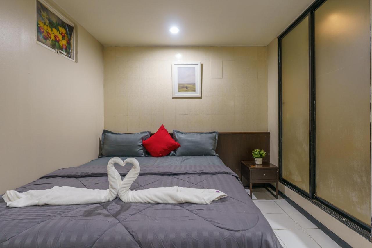 Cheqinn Bed Sukhumvit 4 Nana Plaza Bangkok Dış mekan fotoğraf
