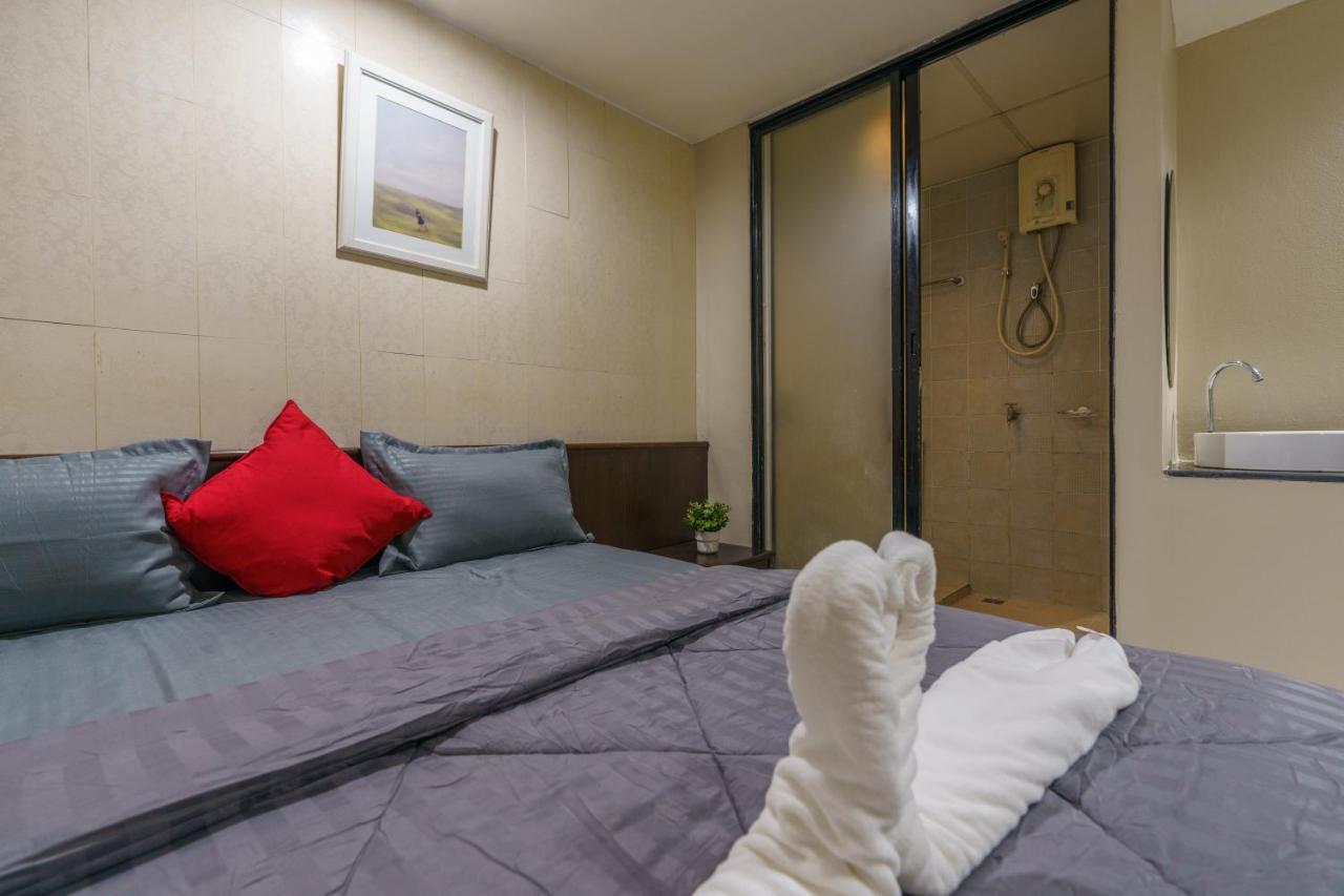 Cheqinn Bed Sukhumvit 4 Nana Plaza Bangkok Dış mekan fotoğraf
