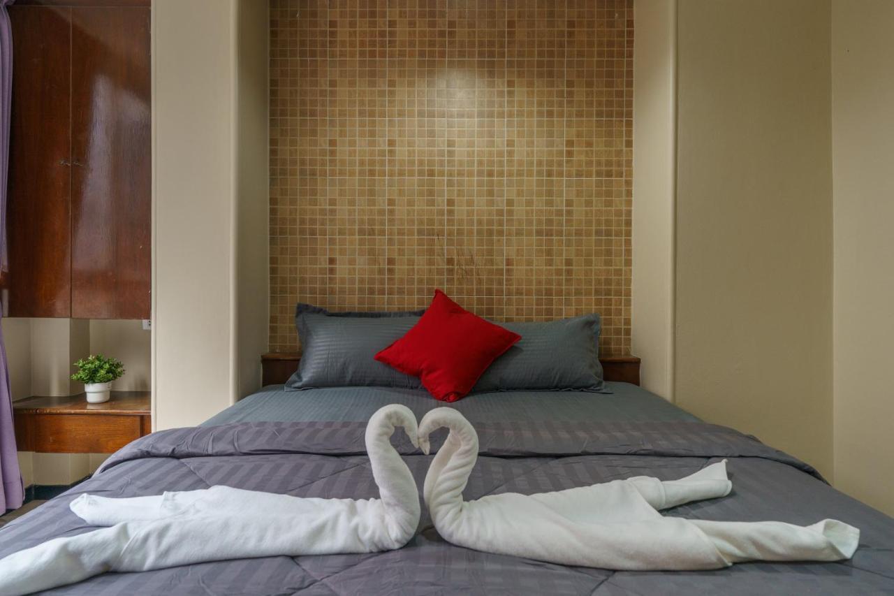 Cheqinn Bed Sukhumvit 4 Nana Plaza Bangkok Dış mekan fotoğraf
