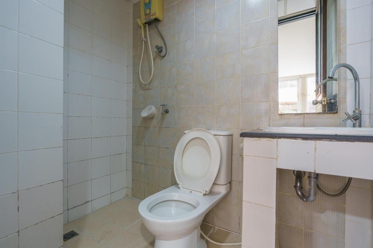 Cheqinn Bed Sukhumvit 4 Nana Plaza Bangkok Dış mekan fotoğraf