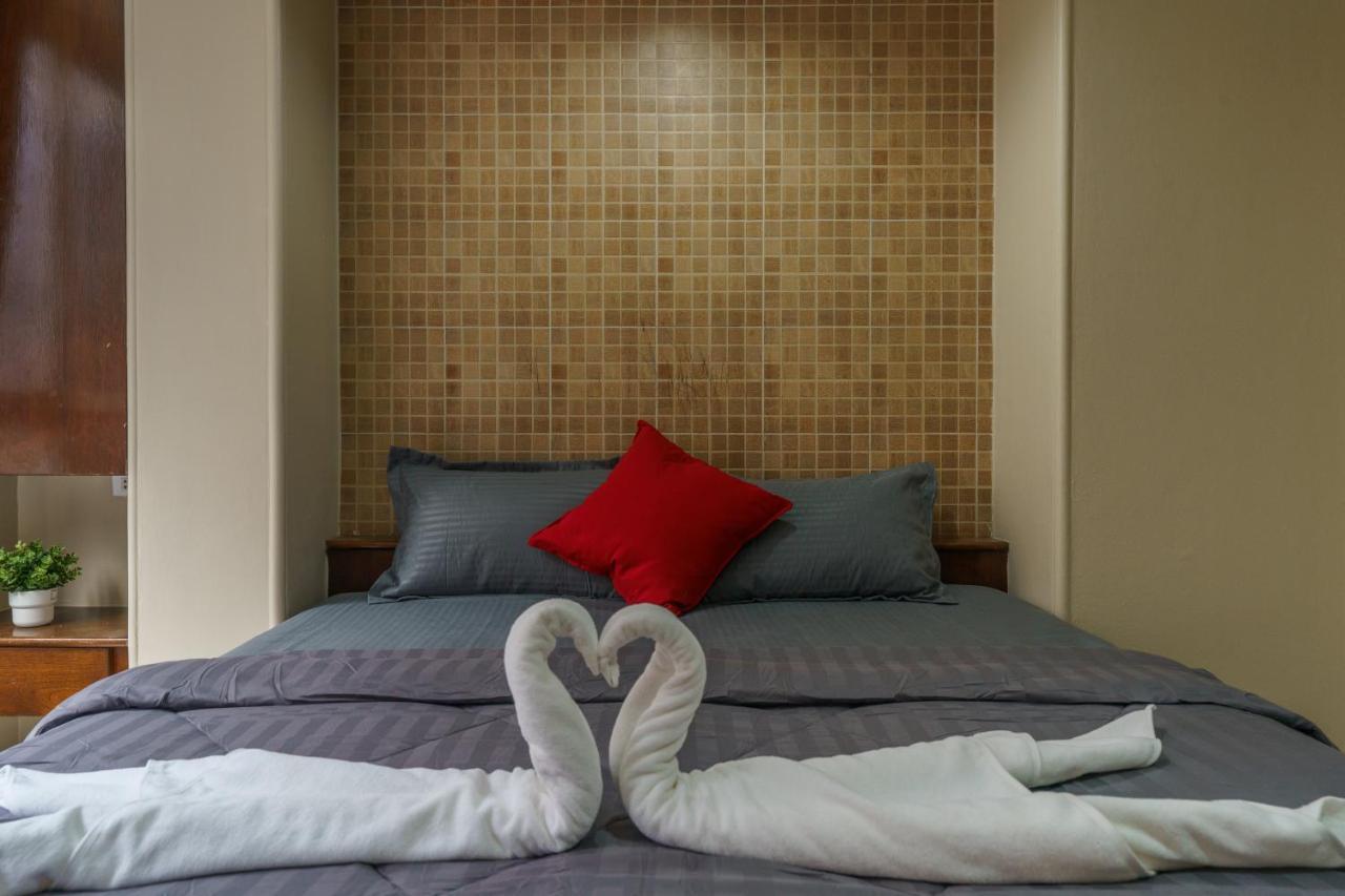 Cheqinn Bed Sukhumvit 4 Nana Plaza Bangkok Dış mekan fotoğraf