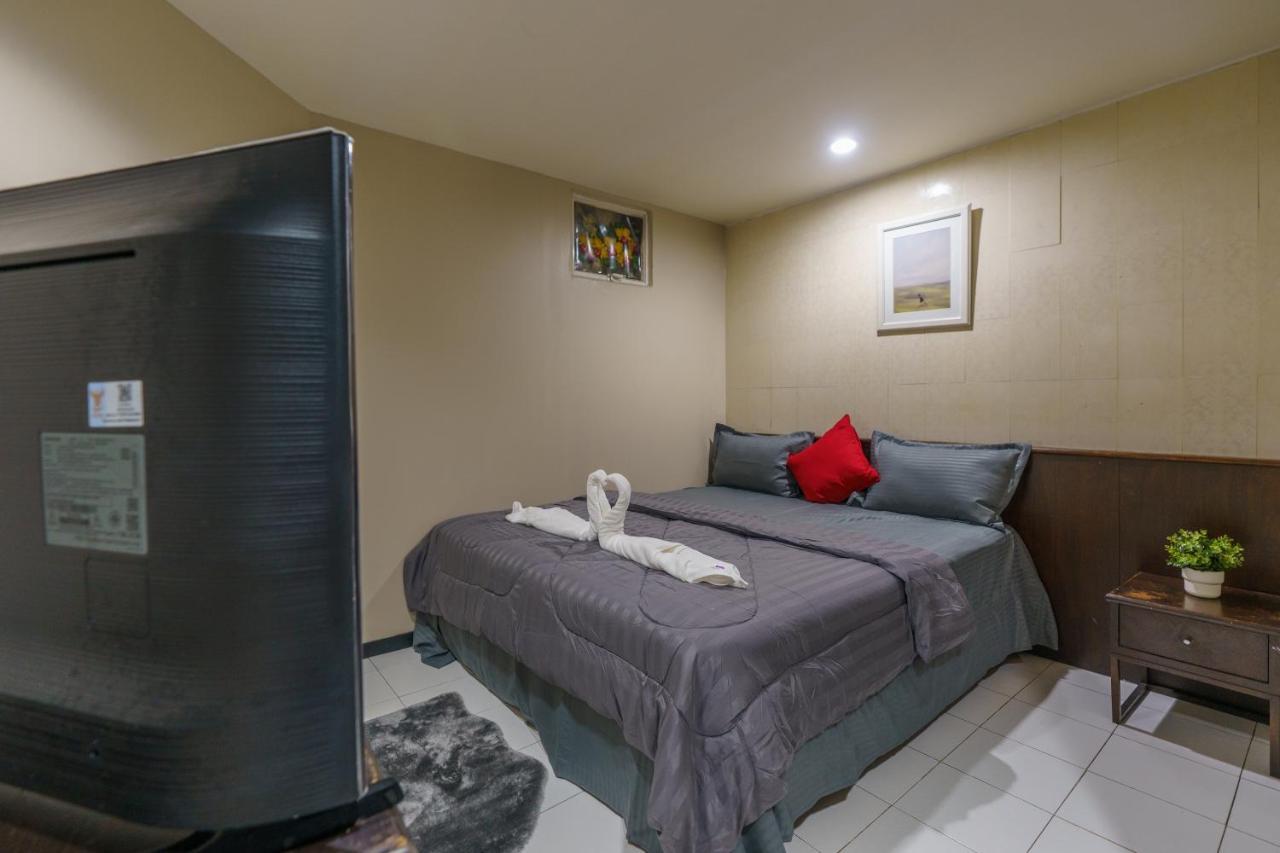 Cheqinn Bed Sukhumvit 4 Nana Plaza Bangkok Dış mekan fotoğraf
