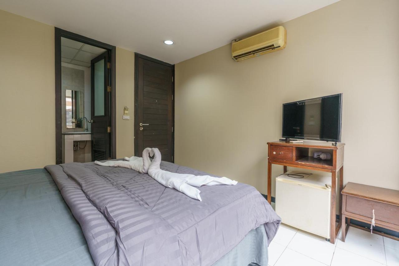 Cheqinn Bed Sukhumvit 4 Nana Plaza Bangkok Dış mekan fotoğraf