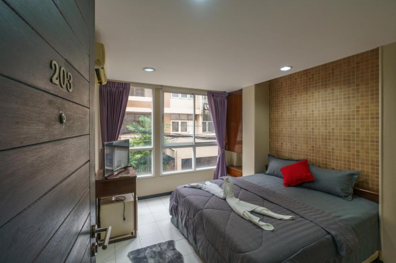 Cheqinn Bed Sukhumvit 4 Nana Plaza Bangkok Dış mekan fotoğraf
