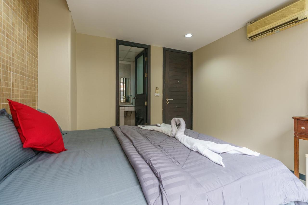 Cheqinn Bed Sukhumvit 4 Nana Plaza Bangkok Dış mekan fotoğraf