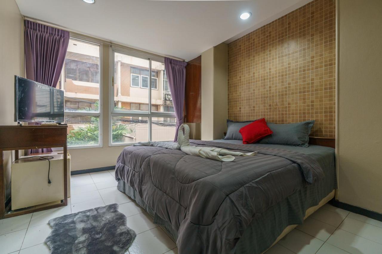 Cheqinn Bed Sukhumvit 4 Nana Plaza Bangkok Dış mekan fotoğraf
